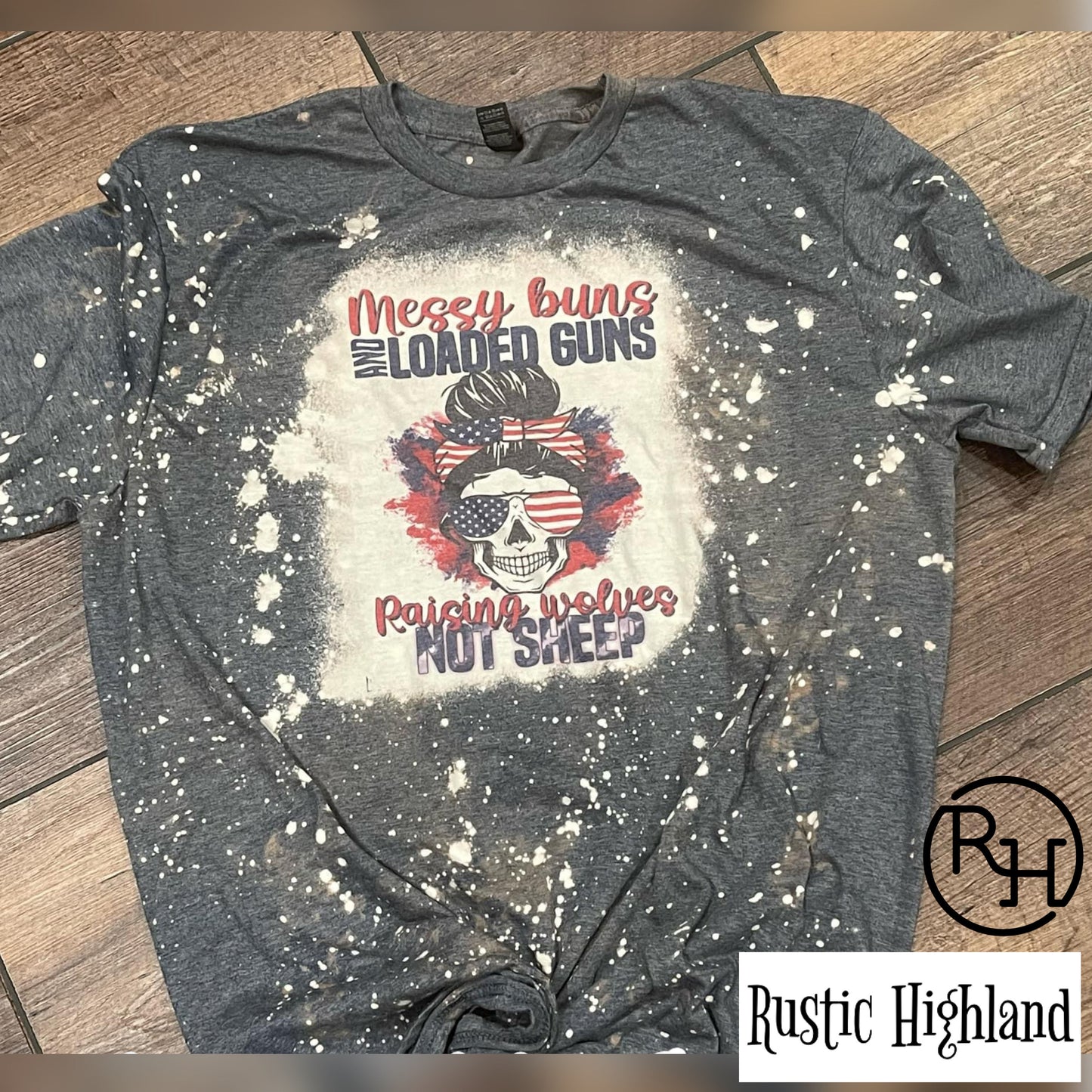 MESSY BUNS & LOADED GUNS TEE